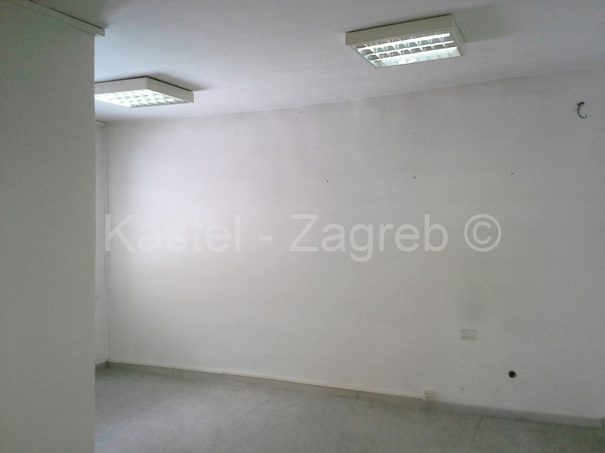 Business premises For rent - KARLOVAČKA KARLOVAC