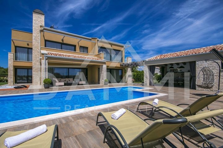 Kuća na prodaju 325 m² – Sveti Lovreč Pazenatički