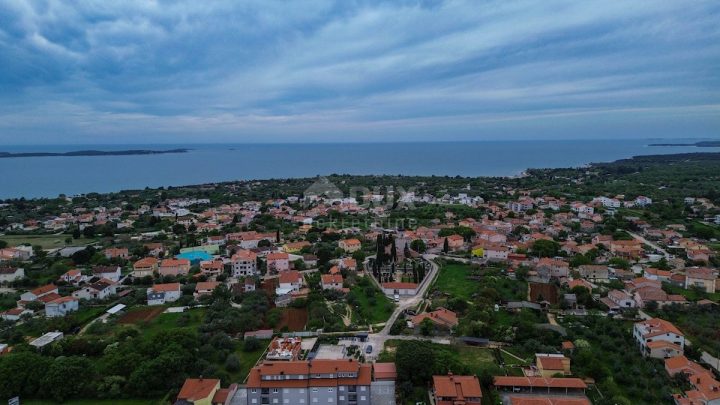 Terrain à vendre 699 m² – Peroj