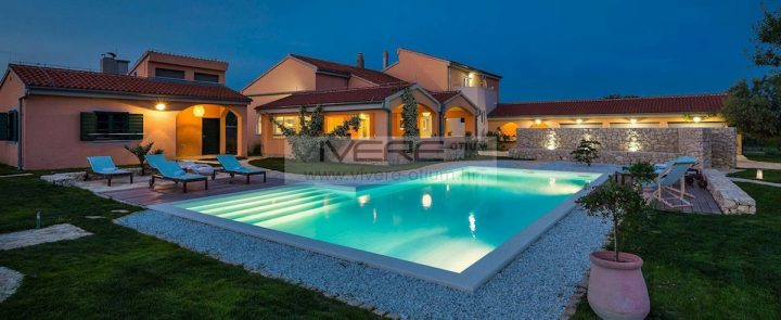 Dům na prodej 599 m² – Zadar