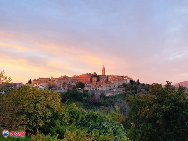 Terrain à vendre 950 m² – Labin