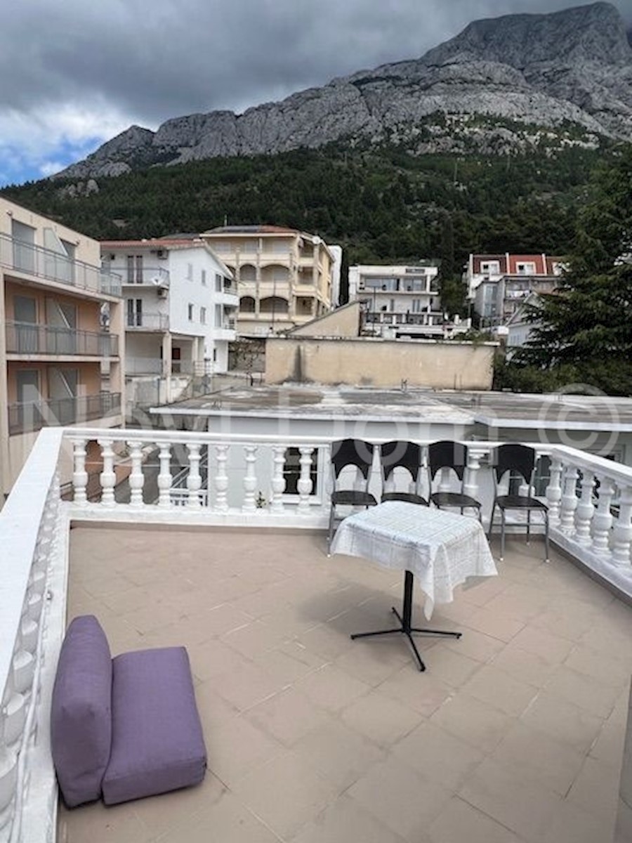 Casa In vendita - SPLITSKO-DALMATINSKA BAŠKA VODA