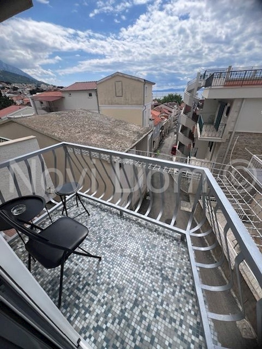 Casa In vendita - SPLITSKO-DALMATINSKA BAŠKA VODA