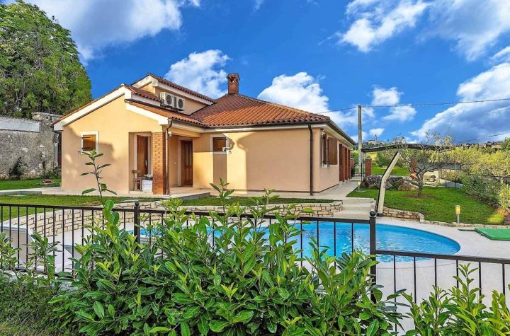 House for sale 156 m² – Kolumbera