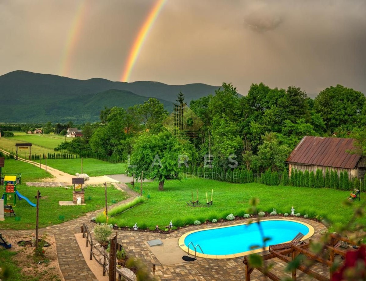 Dom Na predaj - LIČKO-SENJSKA PLITVIČKA JEZERA