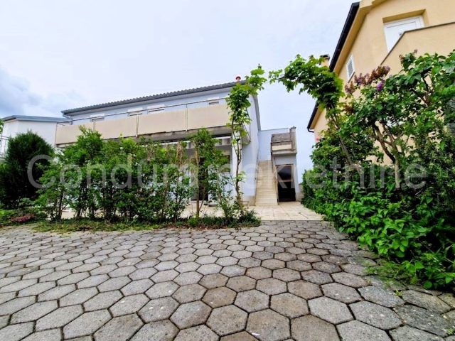 Kuća na prodaju 150 m² – Vrsi