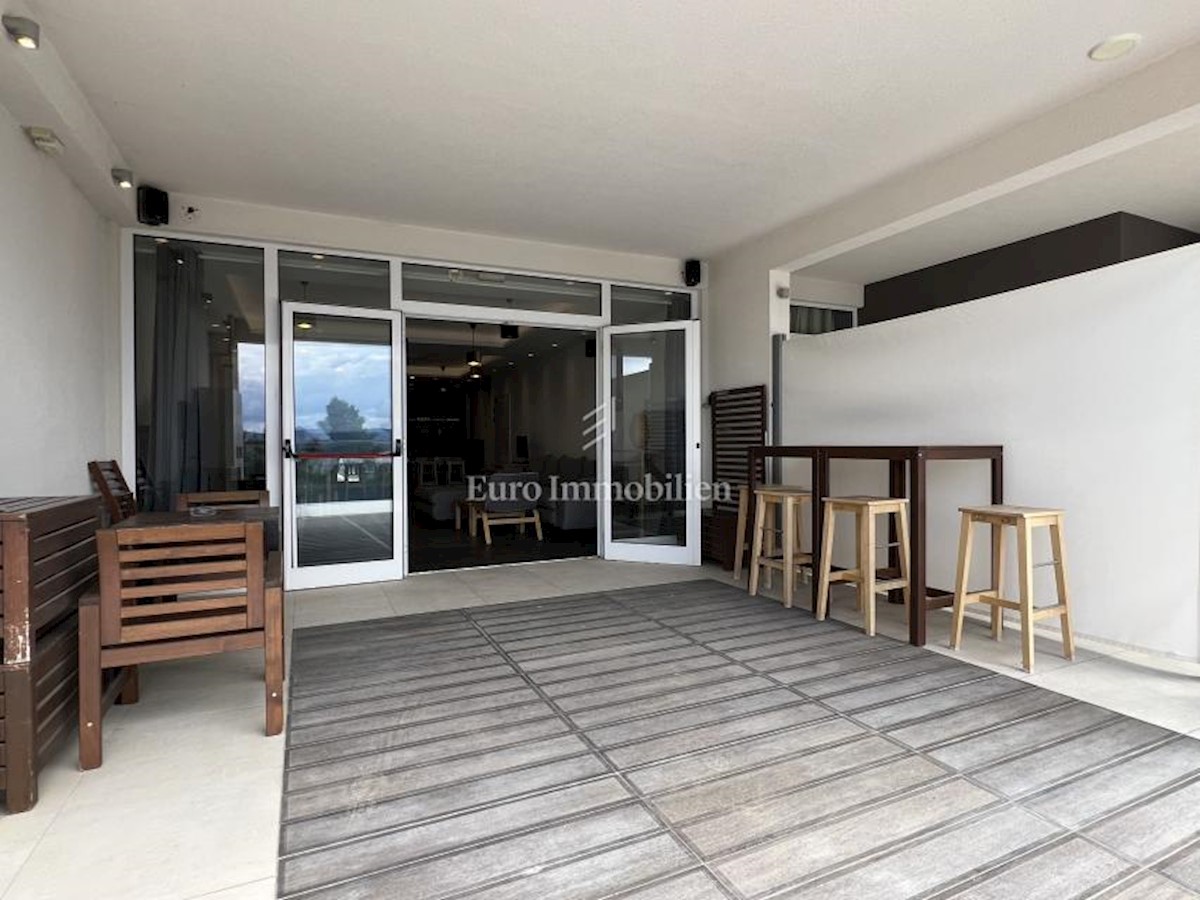 Apartment Zu verkaufen - SPLITSKO-DALMATINSKA OMIŠ