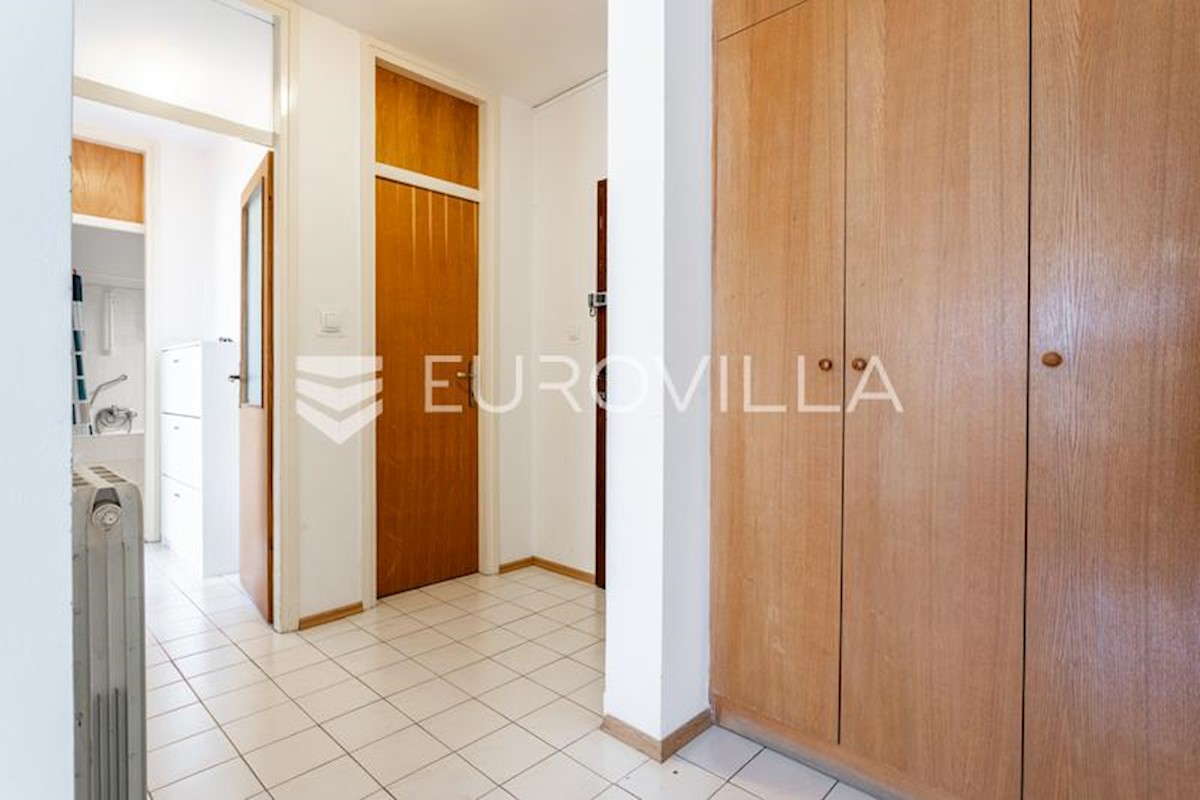 Flat For sale - SPLITSKO-DALMATINSKA BRAČ