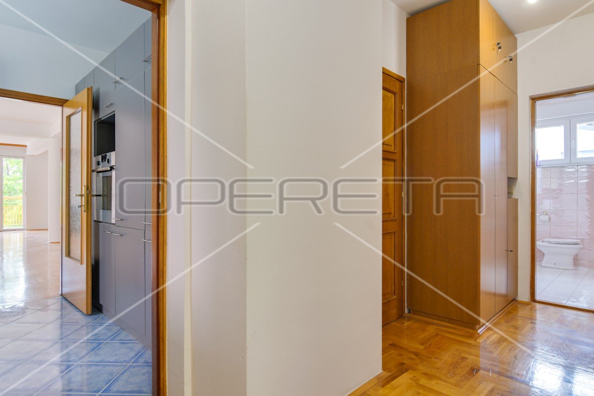 Apartmán Na predaj - GRAD ZAGREB ZAGREB