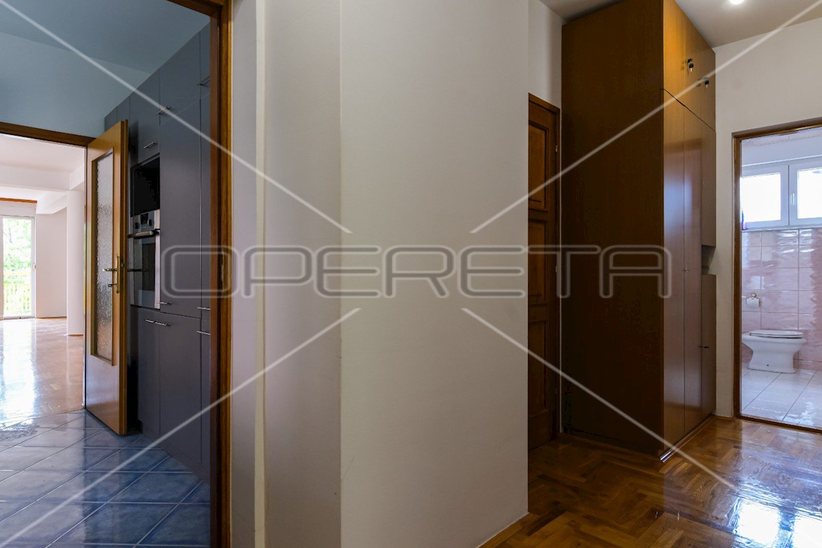 Apartmán Na predaj - GRAD ZAGREB ZAGREB