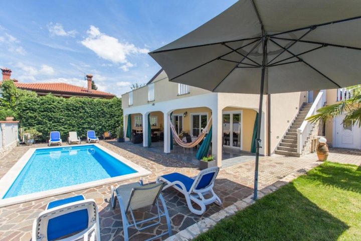 Hiša na predaj 300 m² – Buje