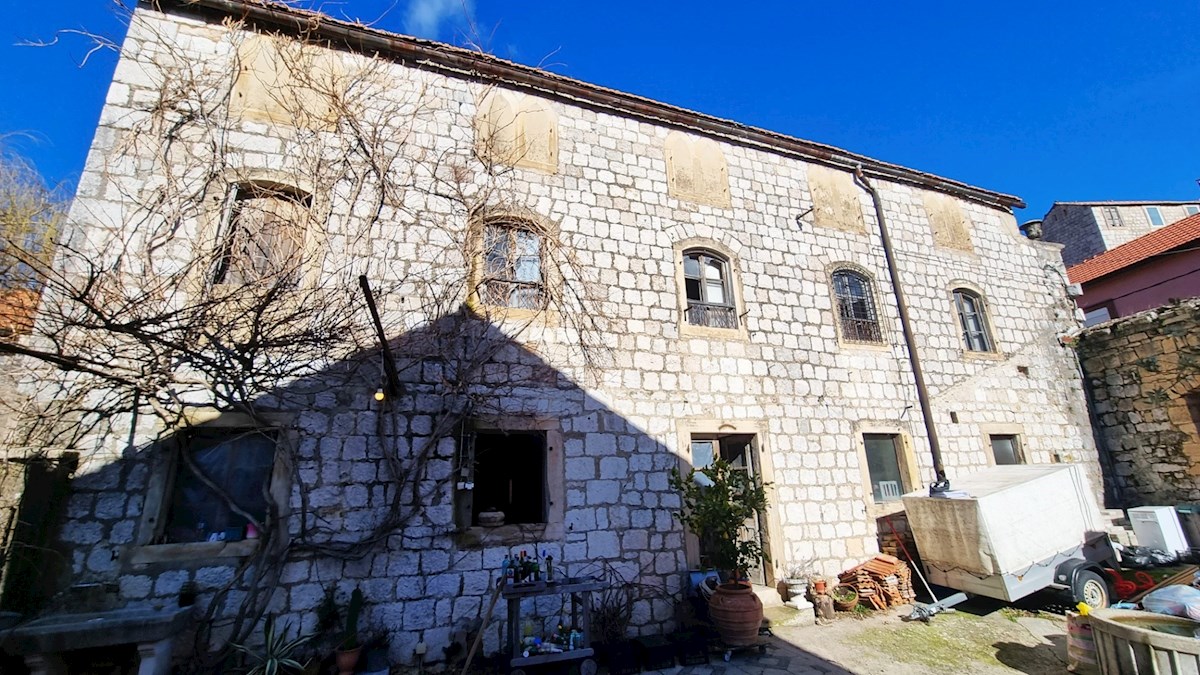 Casa In vendita - SPLITSKO-DALMATINSKA SINJ