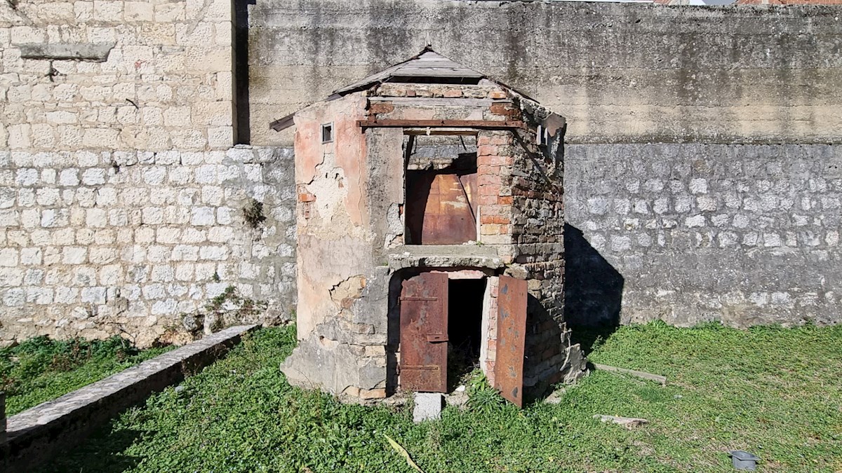 Casa In vendita - SPLITSKO-DALMATINSKA SINJ