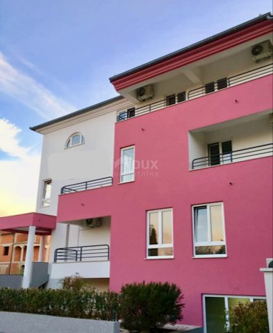 Business premises for sale 648 m² – Fažana
