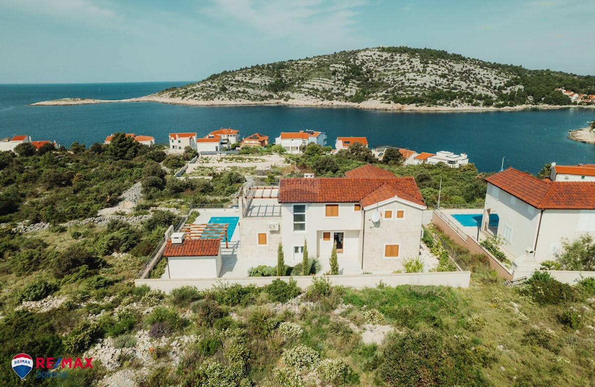 Haus Zu verkaufen - ŠIBENSKO-KNINSKA ROGOZNICA