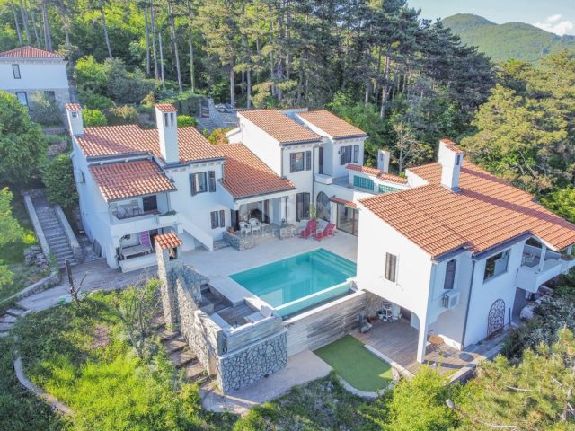 Kuća na prodaju 266 m² – Veprinac