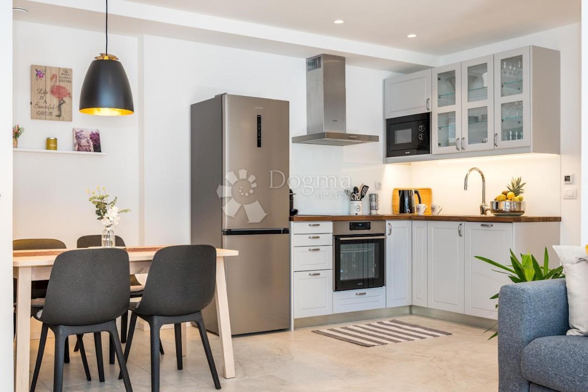 Casa In vendita - ŠIBENSKO-KNINSKA ŠIBENIK