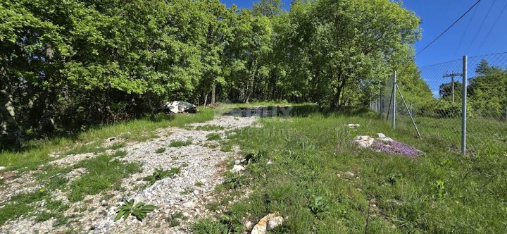 Land for sale 1125 m² – Pićan