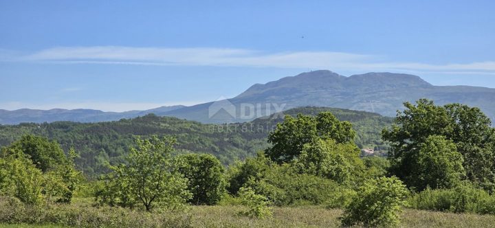 Land for sale 1584 m² – Pićan