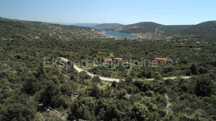 Zemljište na prodaju 639 m² – Vinišće