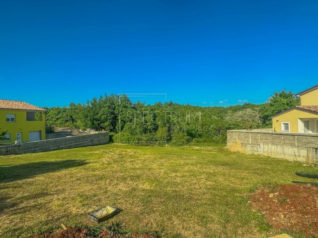 Parcela na predaj 720 m² – Buje