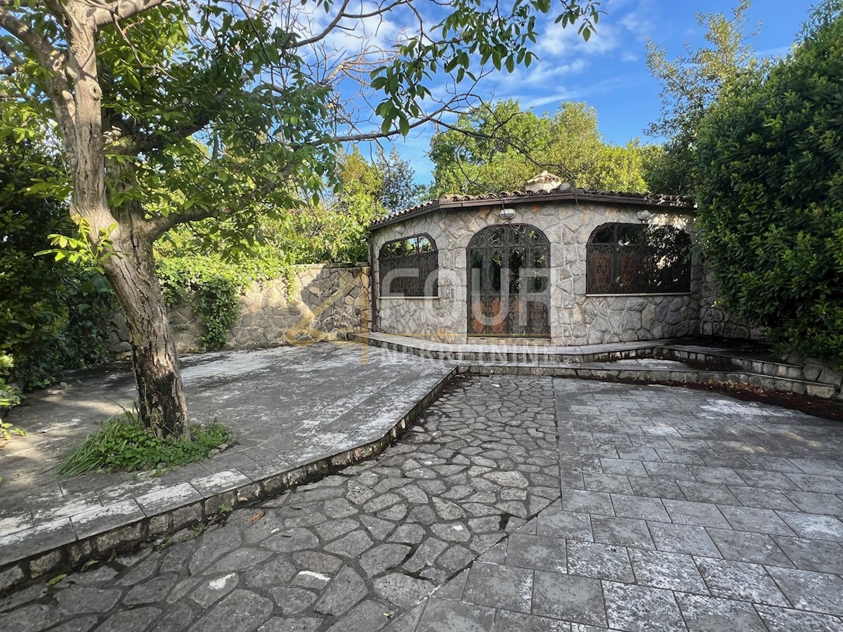 Poslovni prostor Na prodaju - PRIMORSKO-GORANSKA CRIKVENICA