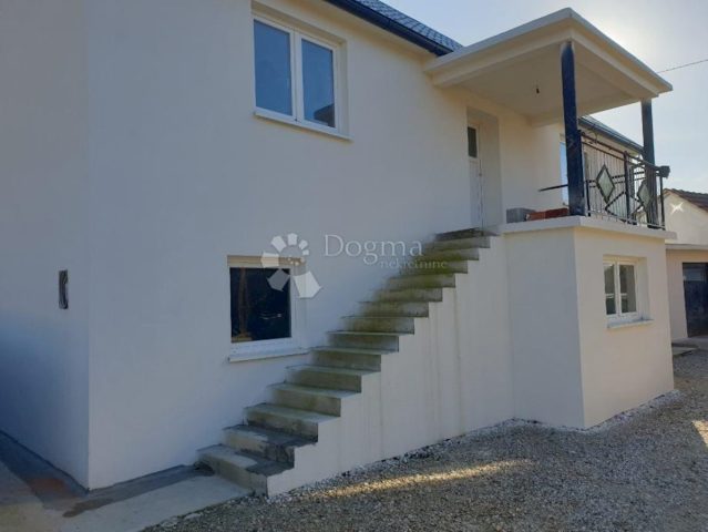 Haus zu verkaufen 100 m² – Domahovo