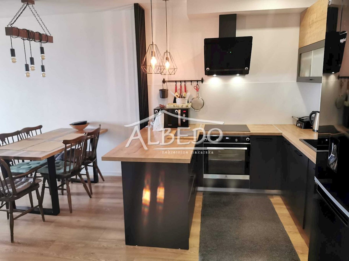 Apartment Zu verkaufen - SPLITSKO-DALMATINSKA MAKARSKA