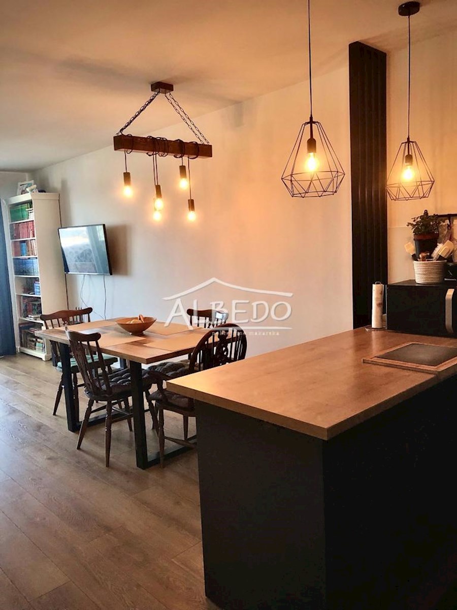 Apartment Zu verkaufen - SPLITSKO-DALMATINSKA MAKARSKA