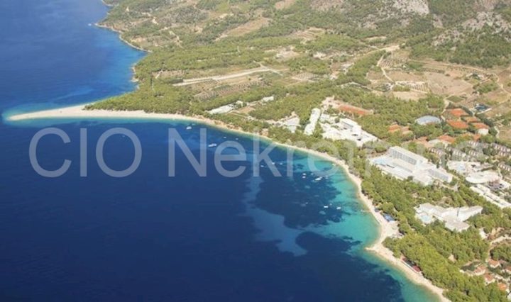 Land for sale 4250 m² – Bol