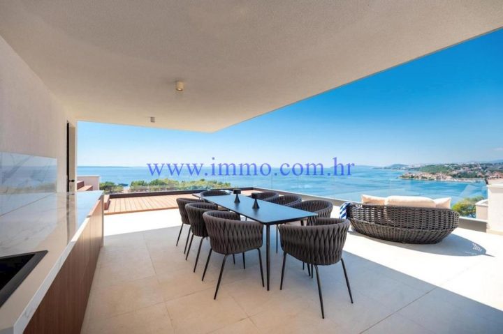 Kuća na prodaju 380 m² – Split