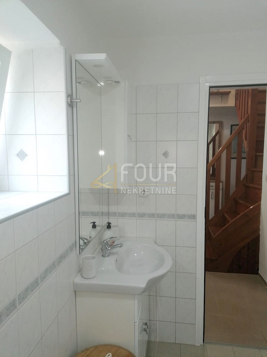 Appartement À vendre - PRIMORSKO-GORANSKA Mali Lošinj