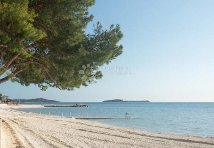 Land for sale 894 m² – Fažana