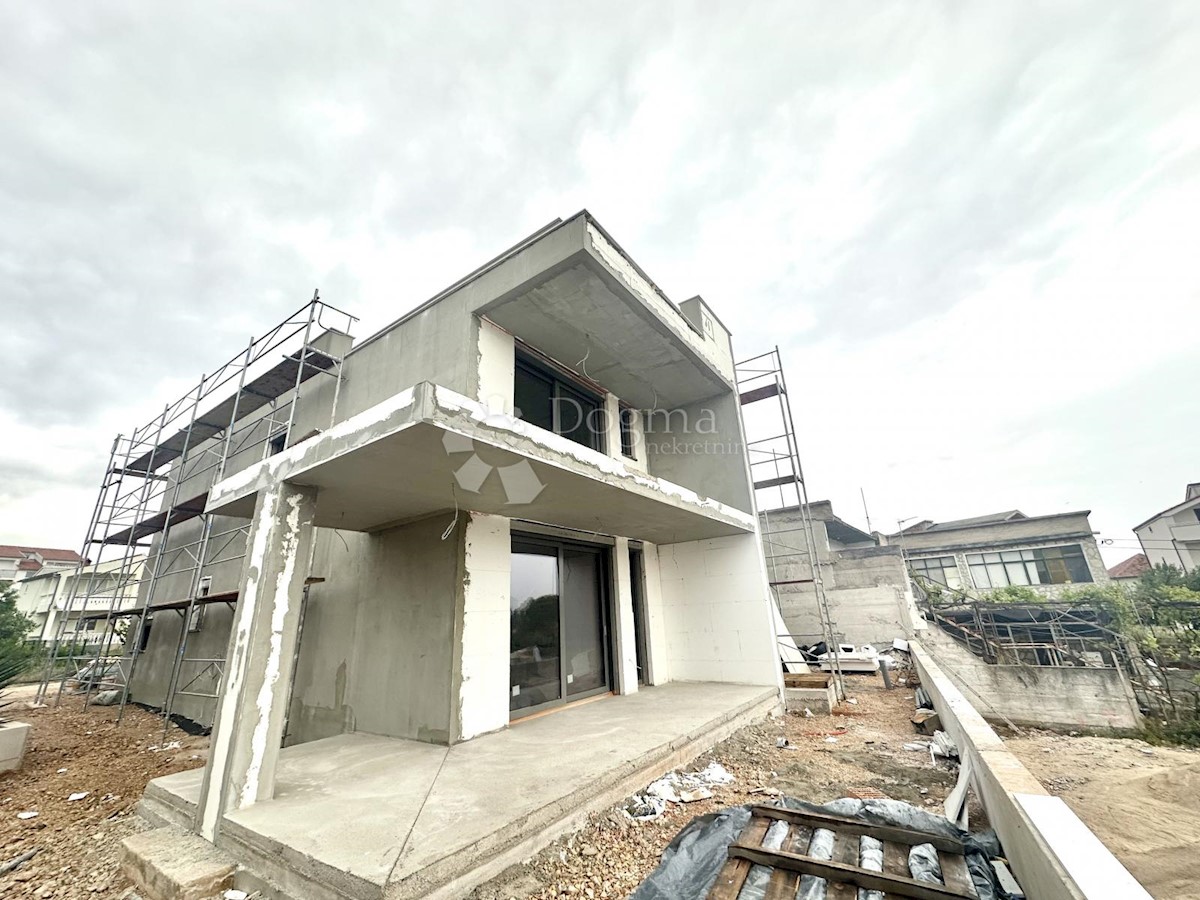 Maison À vendre - ŠIBENSKO-KNINSKA TRIBUNJ