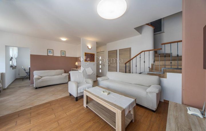 Maison À louer - Primorsko-goranska Kostrena - foto 5/11