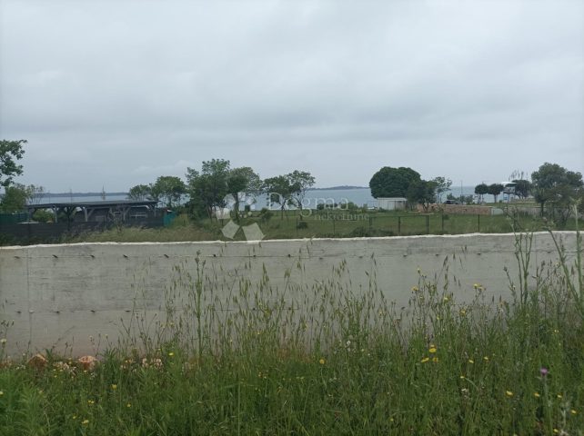 Terreno in vendita 3590 m² – Peroj