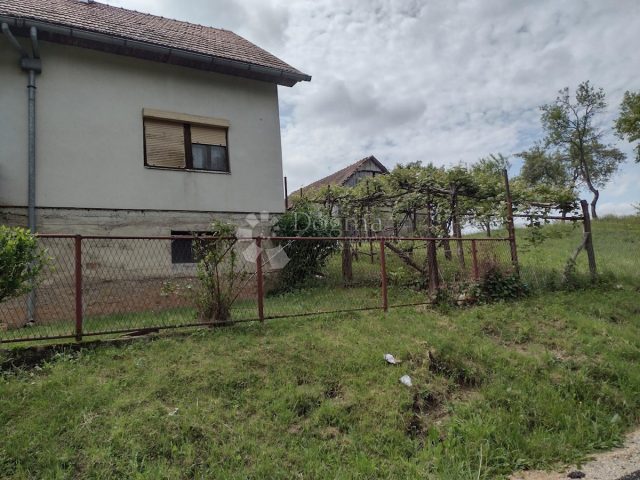 Maison à vendre – Crevarska Strana
