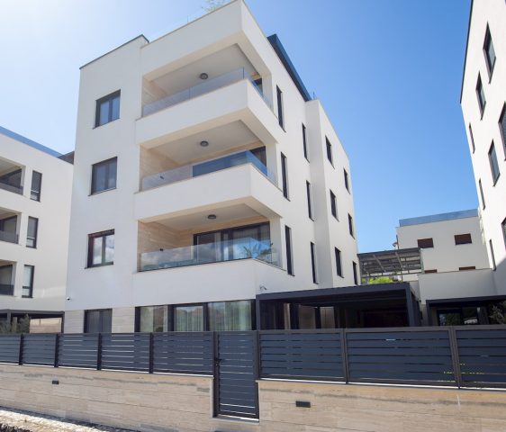 Dom na sprzedaż 414 m² – Petrčane
