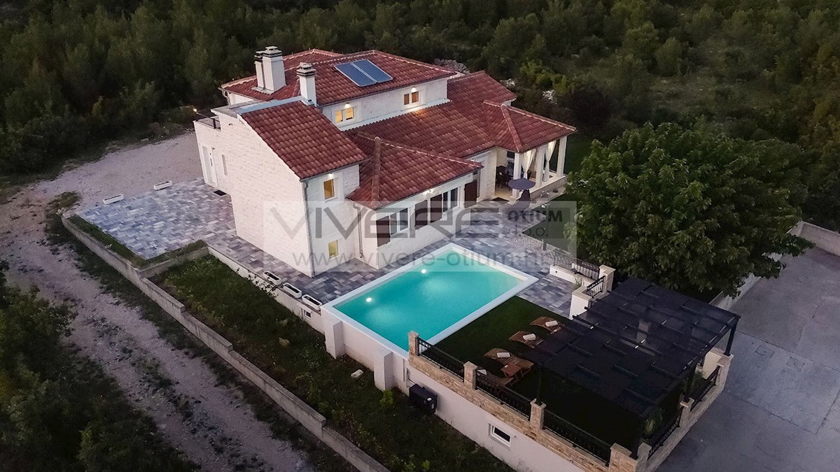 Casa In vendita - ŠIBENSKO-KNINSKA ŠIBENIK