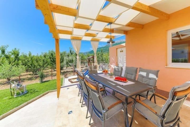 Casa in vendita 150 m² – Kaštel Lukšić