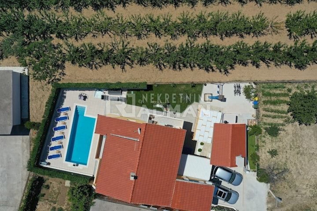 House For sale - SPLITSKO-DALMATINSKA KAŠTELA