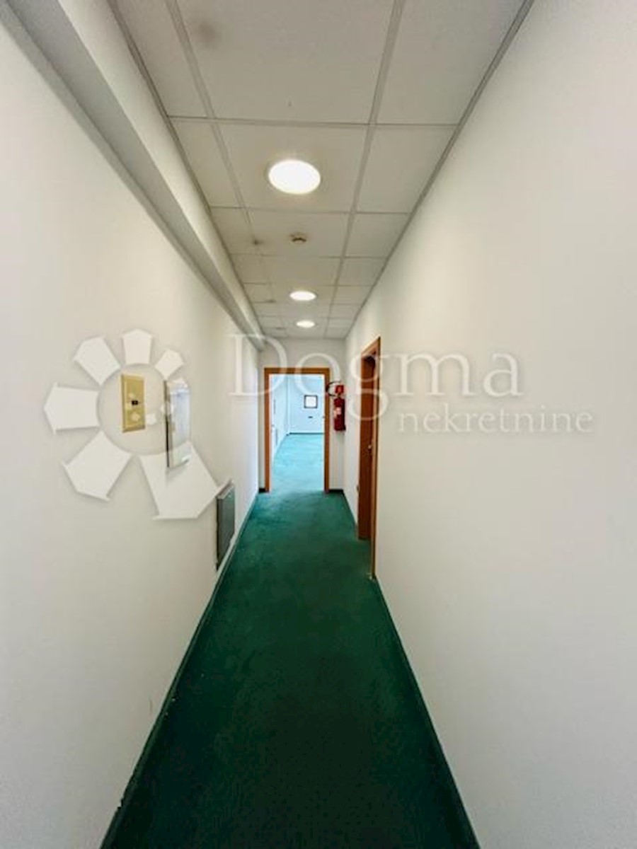 Commerciale Da affittare - PRIMORSKO-GORANSKA RIJEKA