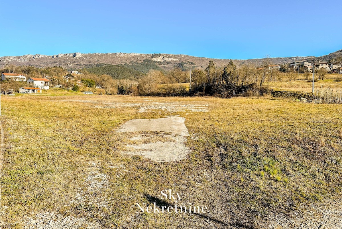 Land For sale - ISTARSKA BUZET