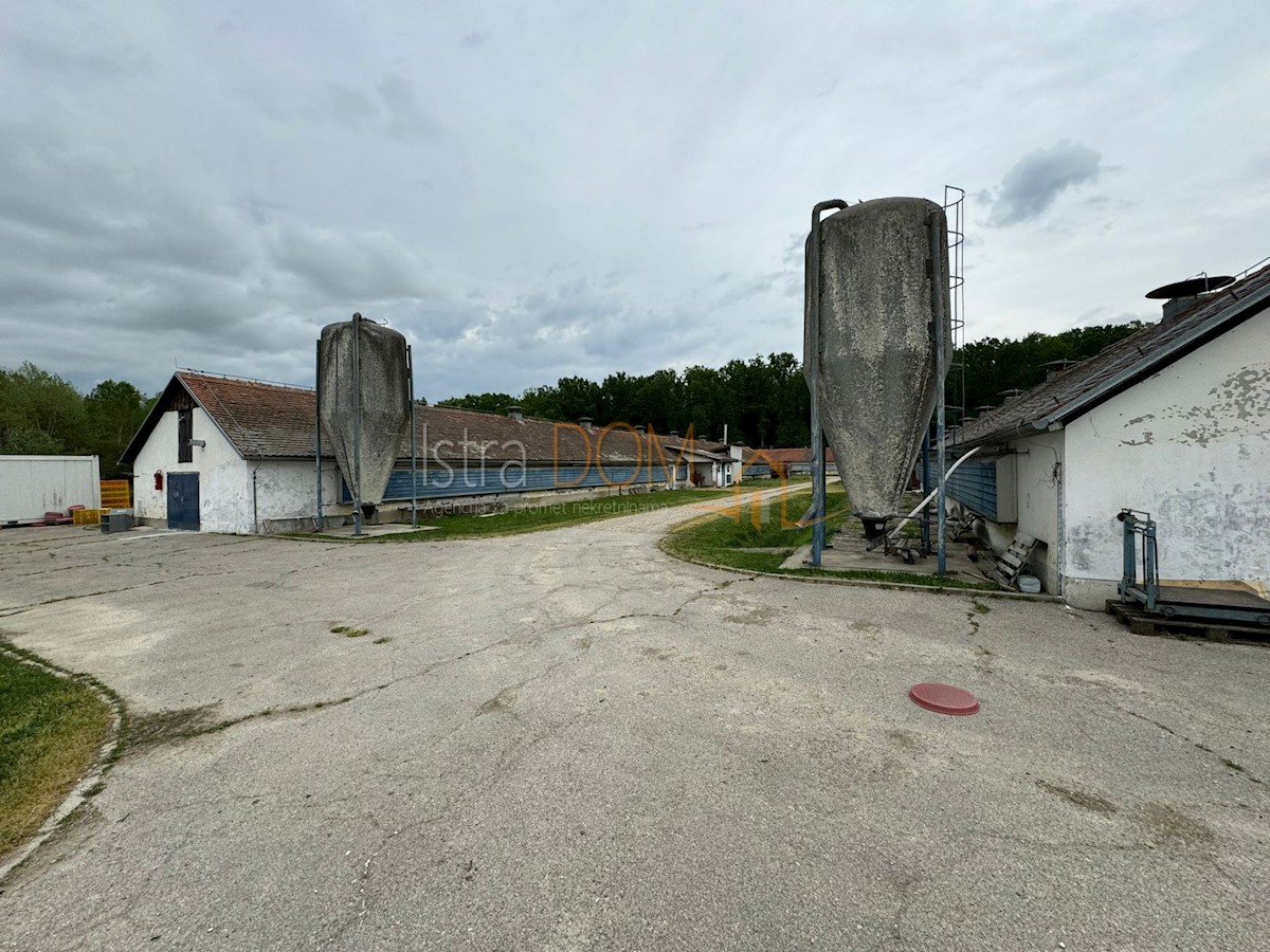 Komerčné Na predaj - ZAGREBAČKA VELIKA GORICA