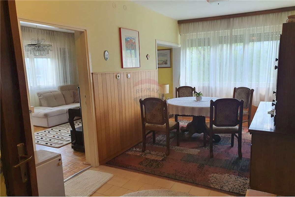 Apartment Zu verkaufen - SPLITSKO-DALMATINSKA SINJ