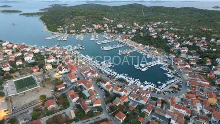 Dom na predaj 200 m² – Tisno