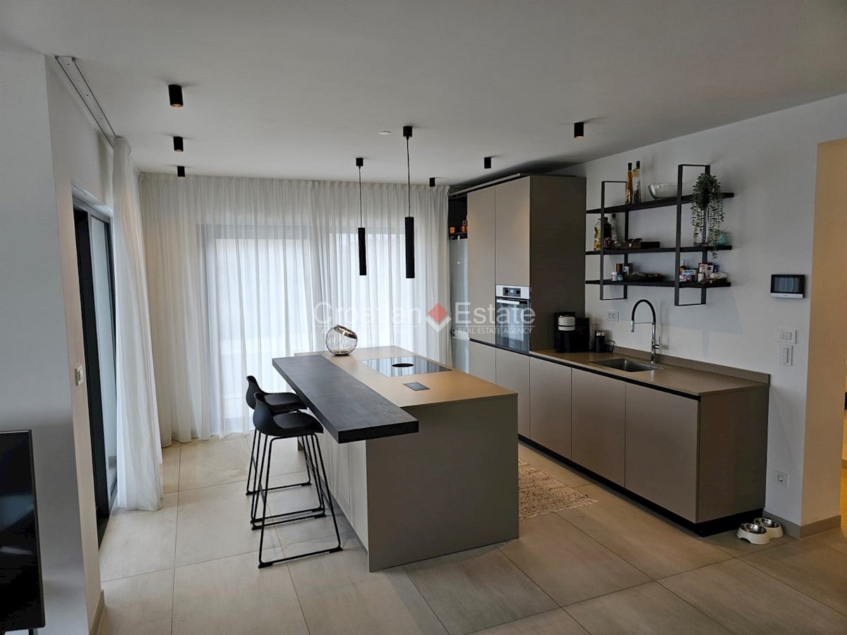 Casa In vendita - SPLITSKO-DALMATINSKA PODSTRANA