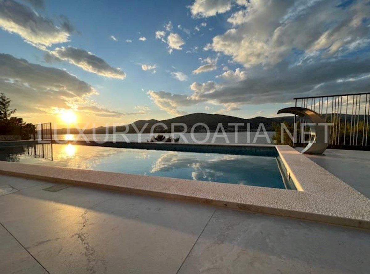 Casa In vendita - SPLITSKO-DALMATINSKA TROGIR