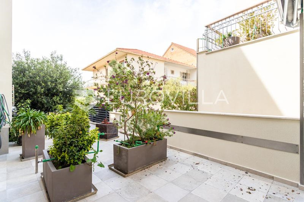 Apartment Zu verkaufen - SPLITSKO-DALMATINSKA HVAR