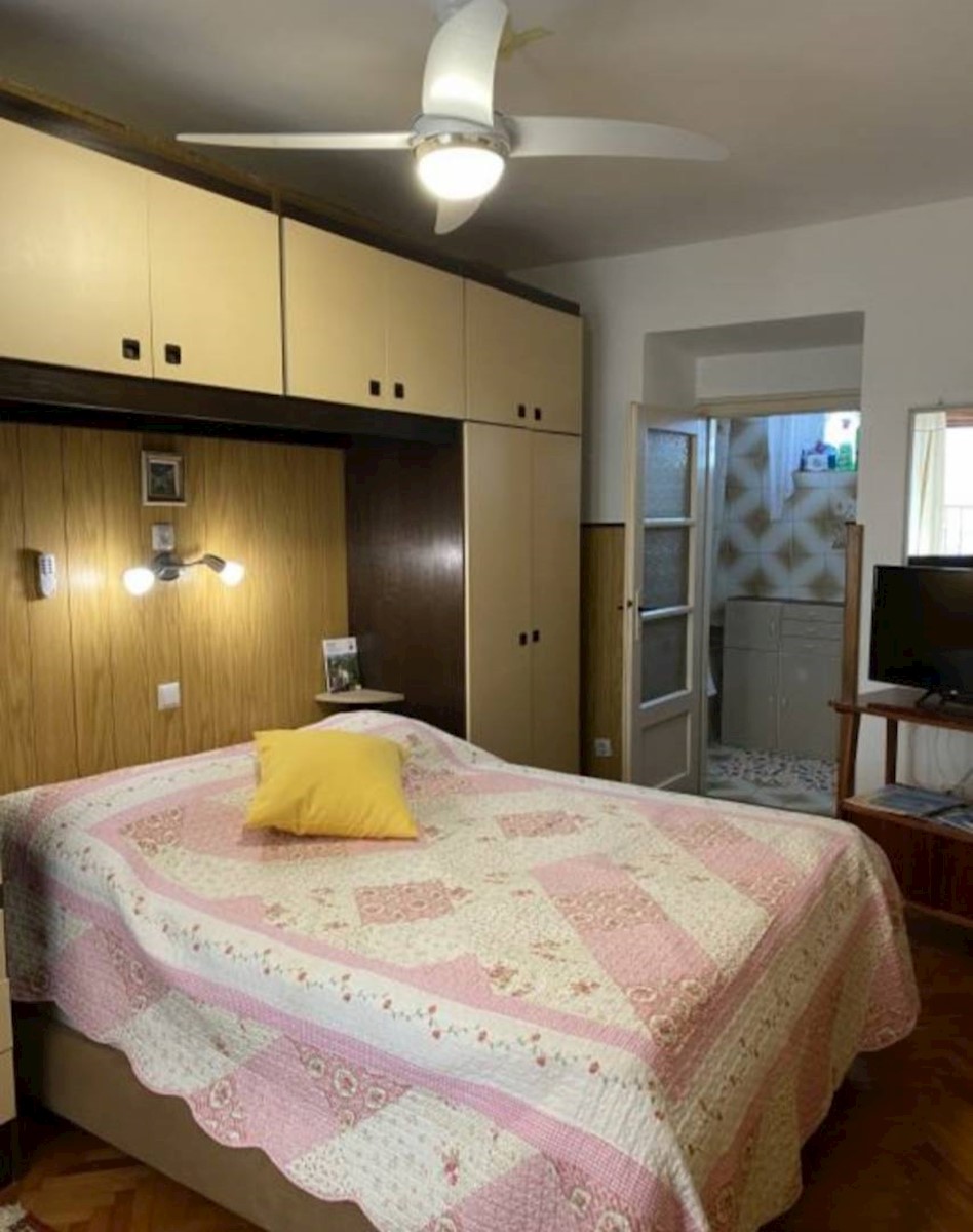Hiša Na predaj - PRIMORSKO-GORANSKA CRIKVENICA